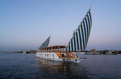 Luxor Hotel | Turquoise