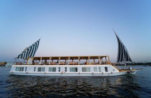 Luxor Hotel | Turquoise