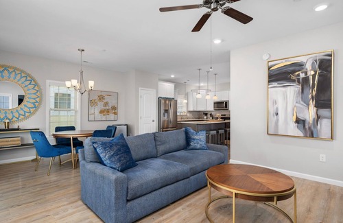 Bermuda Bay House | Turquoise Waves at Devonshire Place
