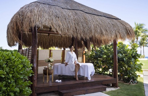 Punta Cancun Resort | Turquoize at Hyatt Ziva Cancun - Adults Only - All Inclusive