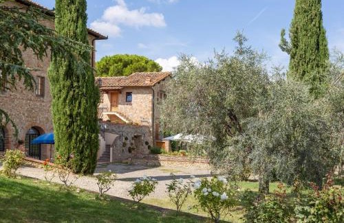 San Pietro in Bossolo House | Tuscan Cottage with 2 Pools