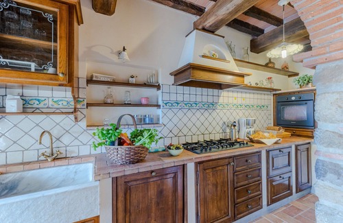 San Pietro a Marcigliano Villa | Tuscan Fizz, a traditional Stone Farmhouse with Private Pool and Amazing View among the Vineyards in Lucca