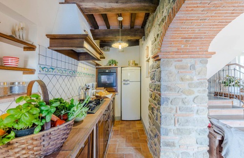 San Pietro a Marcigliano Villa | Tuscan Fizz, a traditional Stone Farmhouse with Private Pool and Amazing View among the Vineyards in Lucca