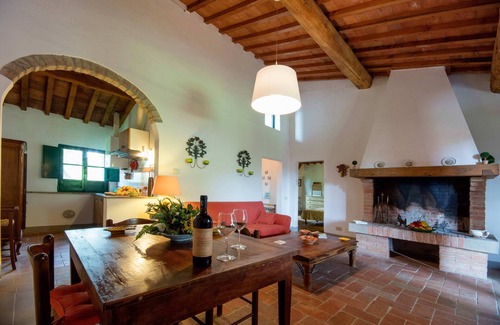 Peccioli Villa | TUSCAN HILLS - Tenuta di Ghizzano - Private Villa ProsperoCamino 8/12 pax