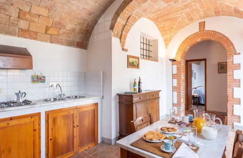 San Pietro in Bossolo Cottage | Tuscan Cottage with 2 Pools