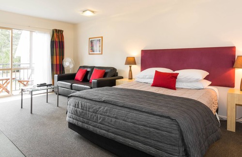 Hanmer Springs Hotel | Tussock Peak Motor Lodge