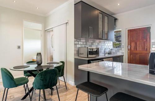 Gordons Bay Central Apartment | Tweede Boom