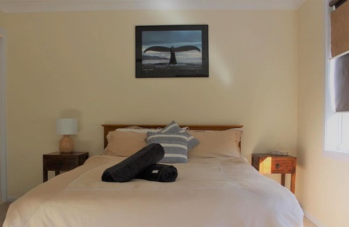 Red Head House | Twilight Breeze - A hidden gem with ocean views and dog friendly