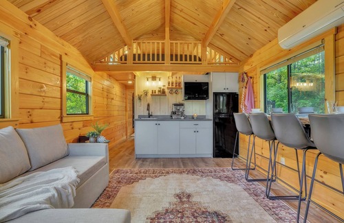 Herndon Cabin | Twilight Escape nTiny home in Herndon Pa