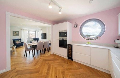 Dundee Apartment | Twin Bridges - Quayside Penthouse