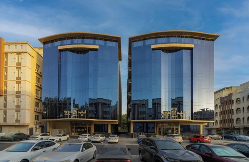 Al-Hamra'a House | Twin Elegance | Harbour Gateway Charm