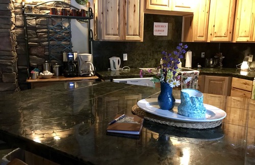 Bear Creek Cabin | Twin Peaks Lodge and RV Park