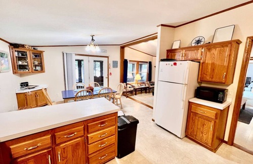 Rowleys Bay House | Twin Peaks- Private Beach at Sand Bay