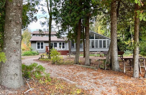 Rowleys Bay House | Twin Peaks- Private Beach at Sand Bay