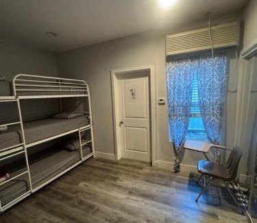 Downtown Los Angeles Hostel | Twin Pineapple Hostel