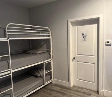 Downtown Los Angeles Hostel | Twin Pineapple Hostel