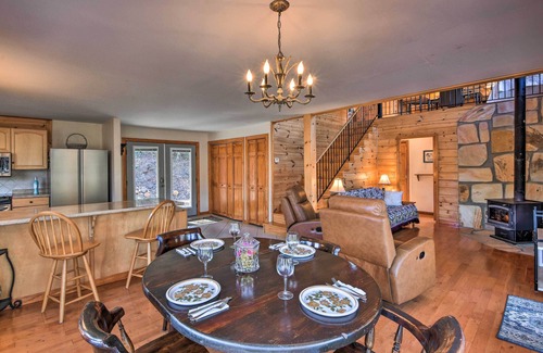 Ellijay Cabin | ‘Twin Pines Hill House’ - Fire Pit & Mountain View