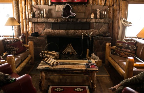 Pitkin County House | Twin Room : Beyul Retreat