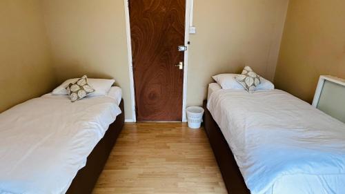 Somers Town Bed & Breakfast | Twin Room in Central London