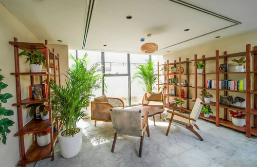 Al Barsha 1 Condo | Twin room in Private villa
