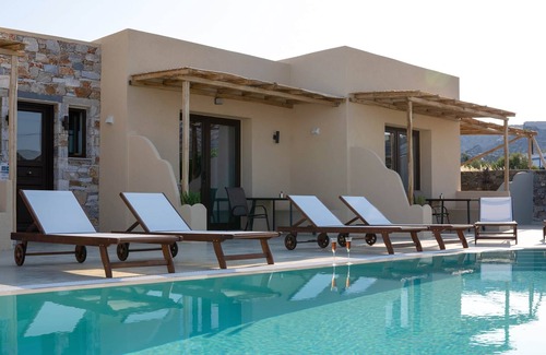 Syros House | Two (2) Apartments with Pool