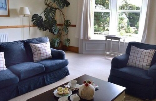 Newcastle-upon-Tyne Apartment | Two Bed Apartment-Private Bathroom-Field House