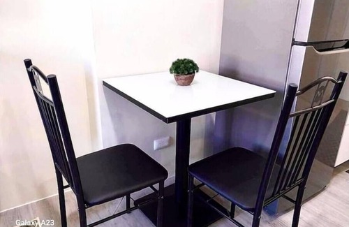 CSJDM Apartment | Two Bedroom Condo with pool netflix & wifi