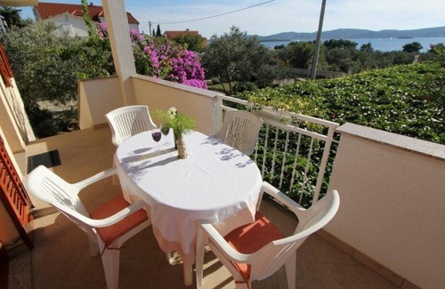 Sveti Filip i Jakov Apartment | Two bedroom apartment with balcony and sea view Sveti Filip i Jakov, Biograd (A-19436-a)