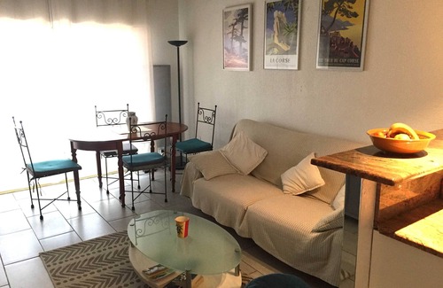 Theoule-sur-Mer Apartment | Two-bedroom 55 m² apartment with roof terrace, air-conditioned, sea view