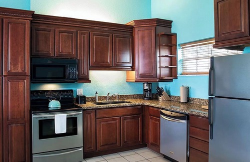 Marathon Apartment | Two Bedroom ADA Suite at Grassy Flats Conch House