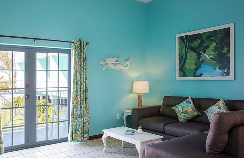 Marathon Apartment | Two Bedroom ADA Suite at Grassy Flats Conch House