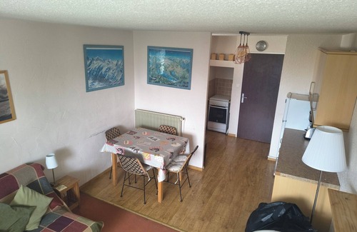 Les Deux Alpes Apartment | Two Bedroom Apartment 50 Metres from the Slopes with Stunning Alpine Views