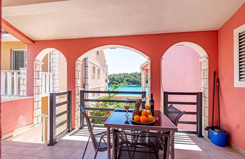 Prizba Apartment | Two bedroom apartment near beach Prižba, Korčula (A-175-d)