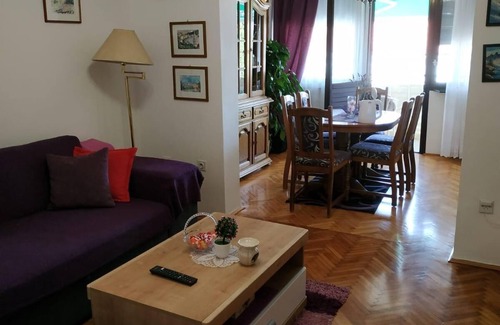 Cavtat Apartment | Two bedroom apartment with balcony and sea view Cavtat, Dubrovnik (A-18857-b)