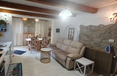 Buzet Apartment | Two bedroom apartment with terrace Juradi, Central Istria - Središnja Istra (A-21453-a)