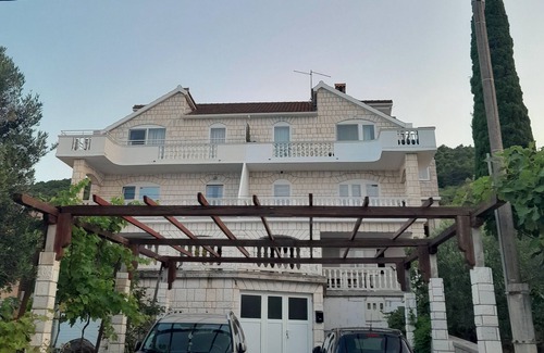 Kali Apartment | Two bedroom apartment with terrace and sea view Kali, Ugljan (A-24654-a)