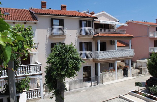 Duga Luka Apartment | Two bedroom apartment with terrace Duga Luka (Prtlog), Labin (A-5528-c)