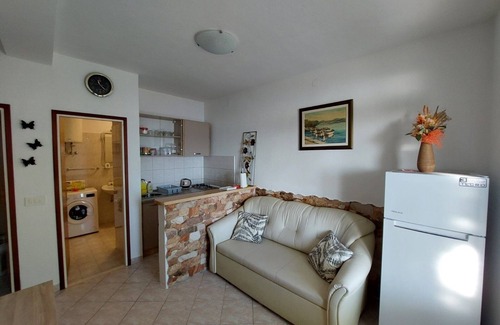 Plat Apartment | Two bedroom apartment with terrace and sea view Plat, Dubrovnik (A-4776-a)