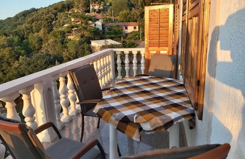 Merag Apartment | Two bedroom apartment with terrace and sea view Merag, Cres (A-11791-a)