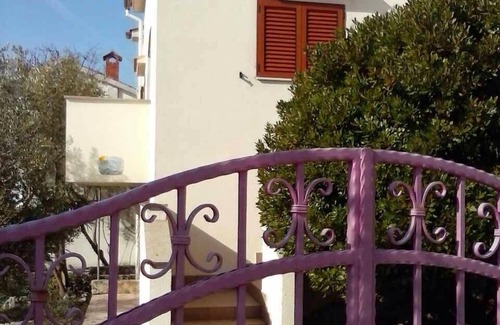 Cres Apartment | Two bedroom apartment with terrace Cres (A-12609-a)