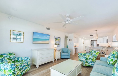 Sanibel Condo | Two-bedroom corner unit that includes special golf privileges!