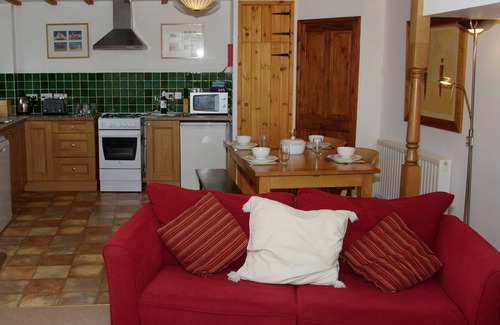 Hartoft Cottage | Two bedroom cottage with corner bath