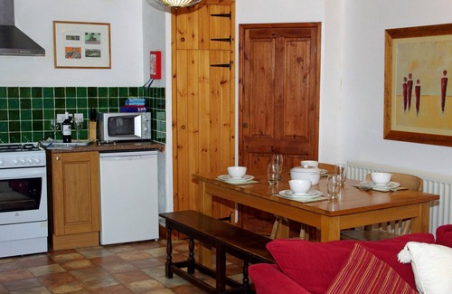 Hartoft Cottage | Two bedroom cottage with corner bath