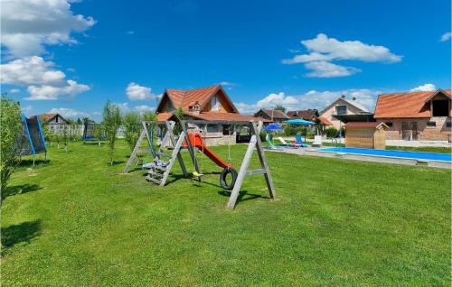 Vrbovec House | Two-Bedroom Holiday Home In Poljana