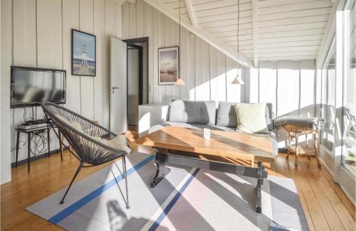 Ho House | Two-Bedroom Holiday Home In Blavand