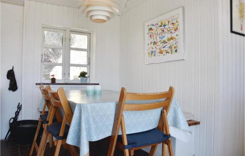 Fjand Badeby House | Two-Bedroom Holiday Home In Ulfborg