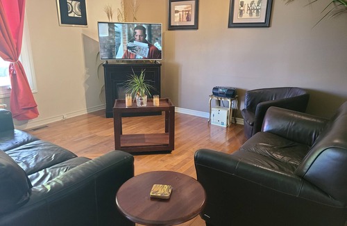 Orleans Village - Chateauneuf House | Two Bedroom home nestled in a quite Orleans neighborhood. 12 minutes to downtown