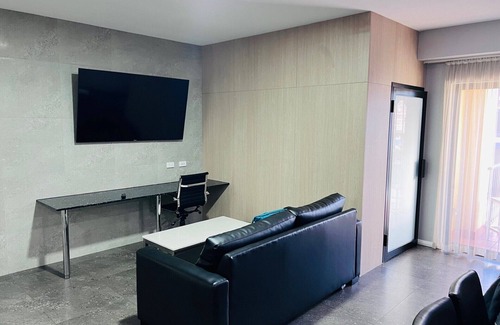 Hamilton Apartment | Two Bedroom Interconnect