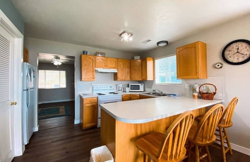 Harbor Village Condo | Two-Bedroom Lake View Condo 918 # 4, beautiful views