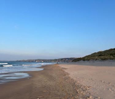 Portrush Apartment | Two bedroom, Sleeps 6 Centre of Portrush Main Street Coastal Links apartment 11